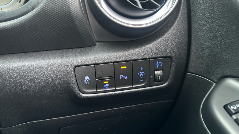 Hyundai KONA 100kW Premium 39kWh 5dr Auto Electric Hatchback